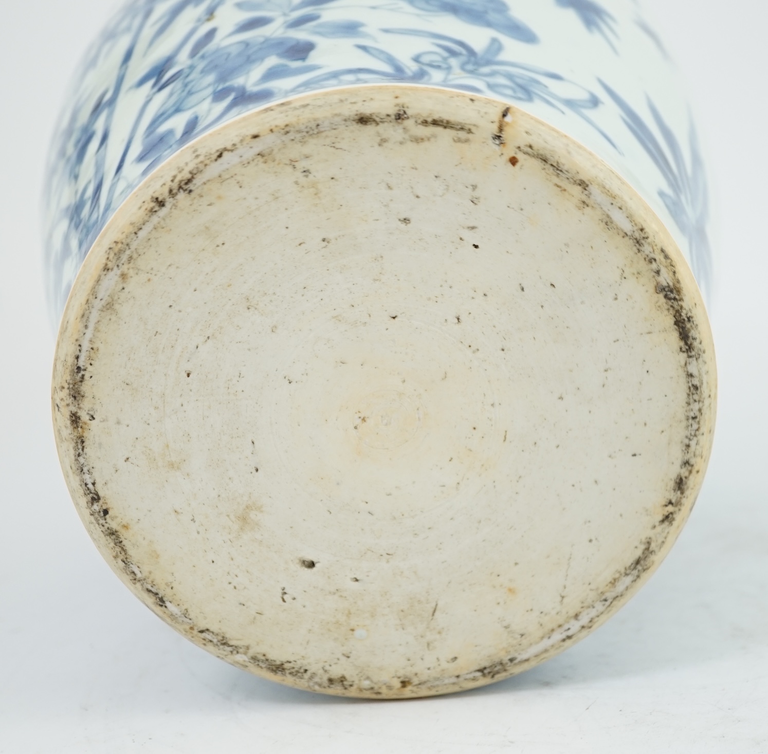 A Chinese blue and white ovoid vase and associated cover, Transitional, Shunzhi period (1644-1661)
